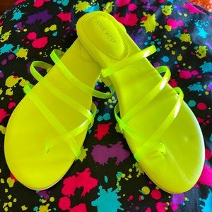 Nine West Benette3 size 10 green sandal🍡🍭